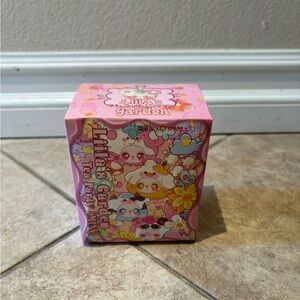 Damaged box Liila's Garden Tea Party Mini blind box.